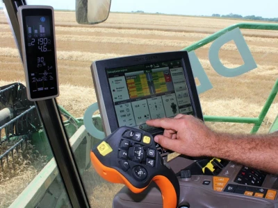 John Deere S770i kombajn