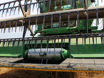 John Deere S770i kombajn