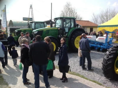 John Deere traktori