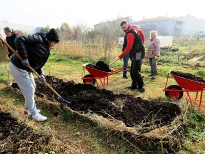 Kako primijeniti perma model u vrtu prirodno i bez štetnih sredstava - voditeljica radionice Marina Marija Skorup, permakulturna praktičarka