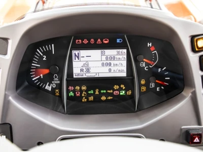Kubota nova serija M6002 traktora