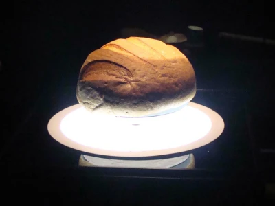 Kruh u mlinarskoj kući koji lebdi (magnetska levitacija)