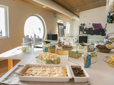 S otvorenja Milk &amp; Cheese Bara