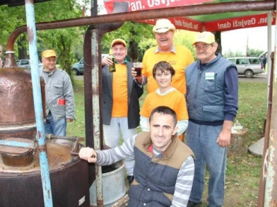 Kuhanje rakije u Lipiku