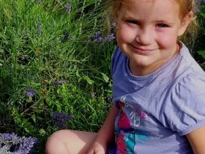 Kćer Ivane Matijević u polju lavande Mare Matijević