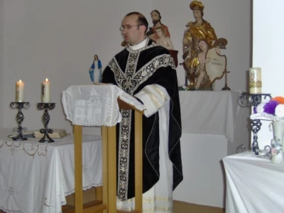Misu zadušnicu predvodioje vlč.  Mario Križanec iz Župe Presvetoga Trojstva iz Reke