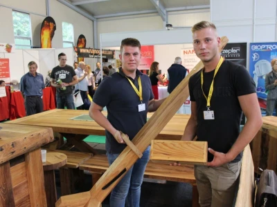Mladi đakovčani u Sloveniji prodaju namještaj od slavonske hrastovine