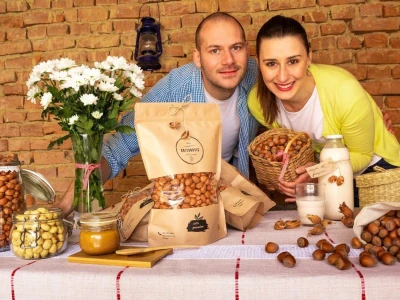 Mladi maggistri, Jelena i Ivan, zbog posla su morali otići iz rodne Slavonije, no nikada ju nisu napustili