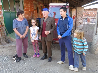 Pola obitelji Mrmak na okupu
