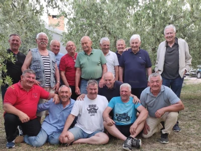 MURVICA GORNJA - Odlazak u mirovinu  vatrogasni zapovjednik  Željko Šoša proslavio u masliniku!