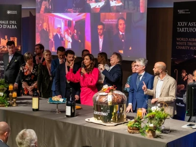 Na 24. Svjetskoj aukciji bijelog tartufa, održanoj u italijanskom mjestu Grinzane Cavour, najskuplji je bio primjerak težak 1004 g, izvještava Gambbero Rosso. Rekordni iznos od 130.000 evra je ponudio