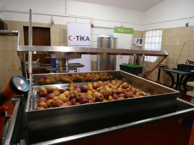 Na liniji za preradu voća Agro - turističkog klastera Lepoglava već je prerađeno više od dvije tone voća