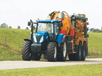 Traktor New Holland T7000