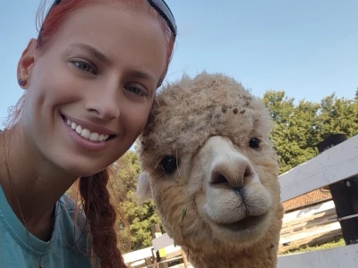 Nikolina Bijelić na 12 hektara u Valturskom Polju uzgaja masline i brojne životinje