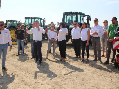 Novi John Deere - DEMO u polju