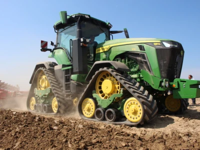 Novi John Deere - DEMO u polju