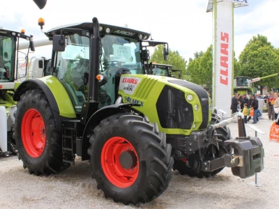 Claas traktori