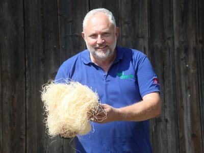 Obiteljska farma smeđih krava u Eichholzu
