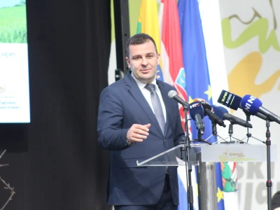 Otvoren