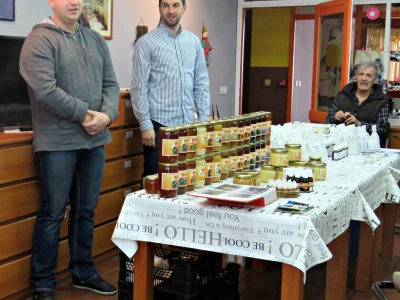 Pčelari, pčelarski stručnjaci i proizvođači pčelarske opreme iz Hrvatske i okruženja okupili se u Vinkovcima