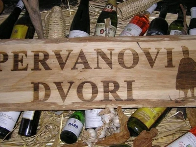Pervanovi dvori u Kokorićima