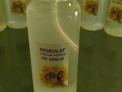 Pokrenula je proizvodnju prirodne kozmetike od smilja koje uzgaja na djedovini