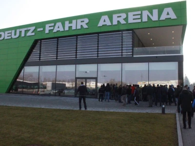 Poljo-nova putovanje DEUTZ-FAHR i KUHN tvornici