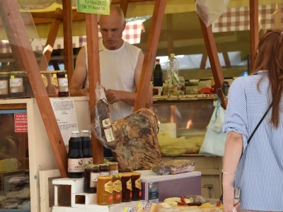 Ponuda na gradskoj tržnici u Zadru