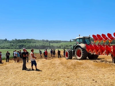 Pottinger - predstavljanje balirke i sijačice