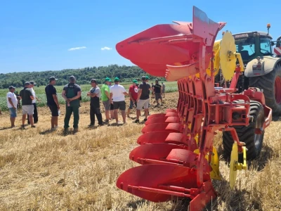 Pottinger - predstavljanje balirke i sijačice