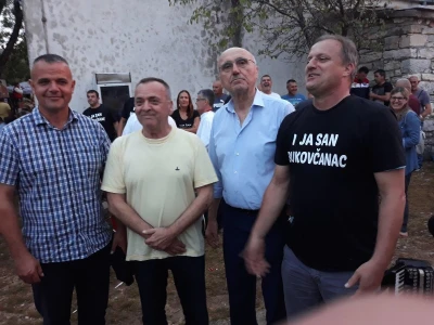PRISNAC FEST 2018 -  Osječki gradonačelnik Ivica Vrkić u svom zavičaju na fešti od prisnaca u dalmatinskom Zelengraduod prisnaca