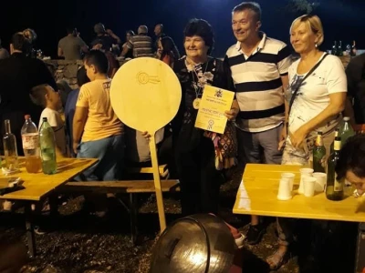 PRISNAC FEST 2018 -  Osječki gradonačelnik Ivica Vrkić u svom zavičaju na fešti od prisnaca u dalmatinskom Zelengraduod prisnaca