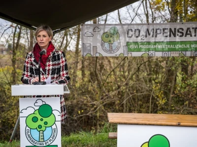 Projekt CO2MPENSATING BY PLANTING