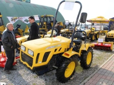 Traktor Hittner Ecotrac 21