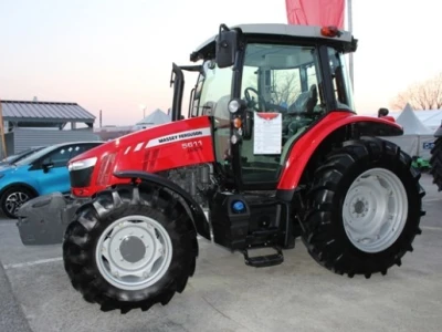 MF 5611 Dyna 4