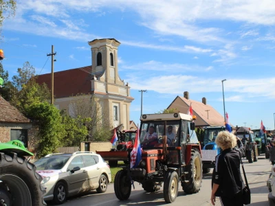 Prosvjed poljoprivrednika u Retkovcima