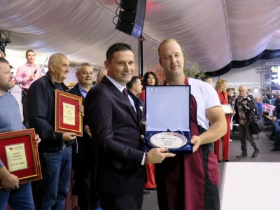 Pršutana Antolović apsolutni pobjednik na 16. Internacionalnom Sajmu pršuta u Tinjanu