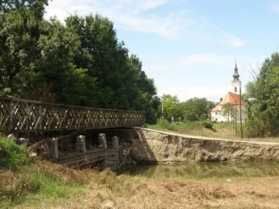 Račinovci - pogled na crkvu
