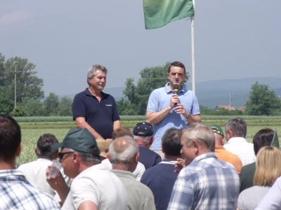 Đuro Lukić i Ivica Ikić prije pregleda pokusa