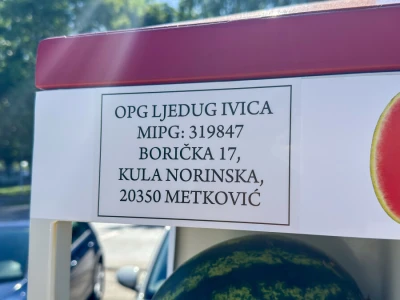 Samoposlužna polica za lubenice