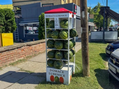 Samoposlužna polica za lubenice