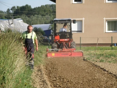Se-kra d.o.o. prezentacija traktora Kubota i Tortella kopača na OPG Štikavac