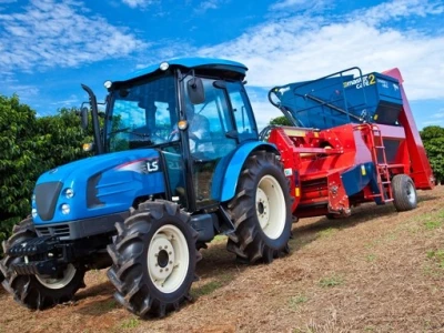 Traktor LS U