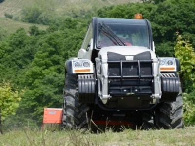 Traktor Ferrari Sky Jump V95 Dualsteer