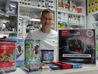 Solarni električni pastir za zaštitu stada