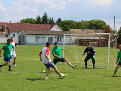 Šut i gol, bijelo-crveni vode 1:0