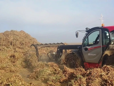 Teleskopski utovarivač Manitou 737