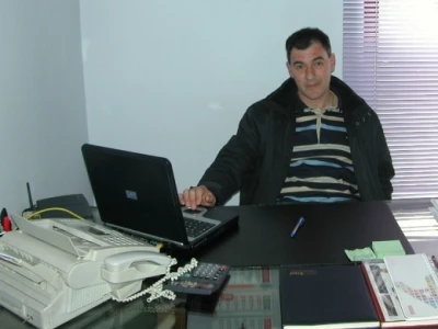 Teo Klapirić u svom uredu, agronom