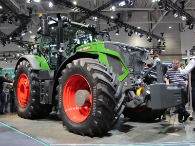 Traktor godine Fendt 942 Vario