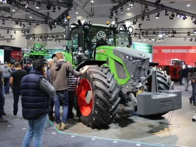 Traktor godine Fendt 942 Vario